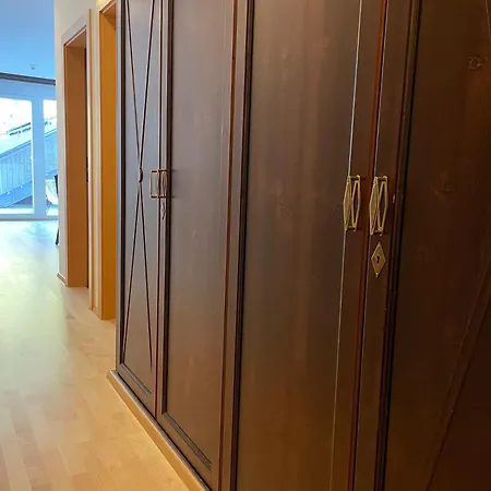 International House Zw 5 * Ζόλντεν