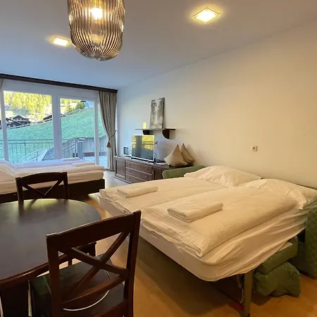 International House Zw 5 *